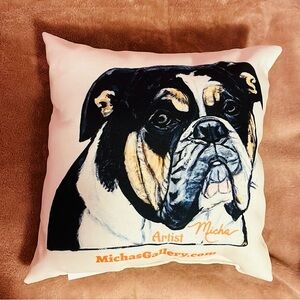 Accent Pillow Bulldog 14”in x 14”in